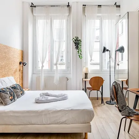 Beige Hospitalite - La Bohemienne - Central Proche Place Jean Jaures Saint-Etienne  Exterior photo
