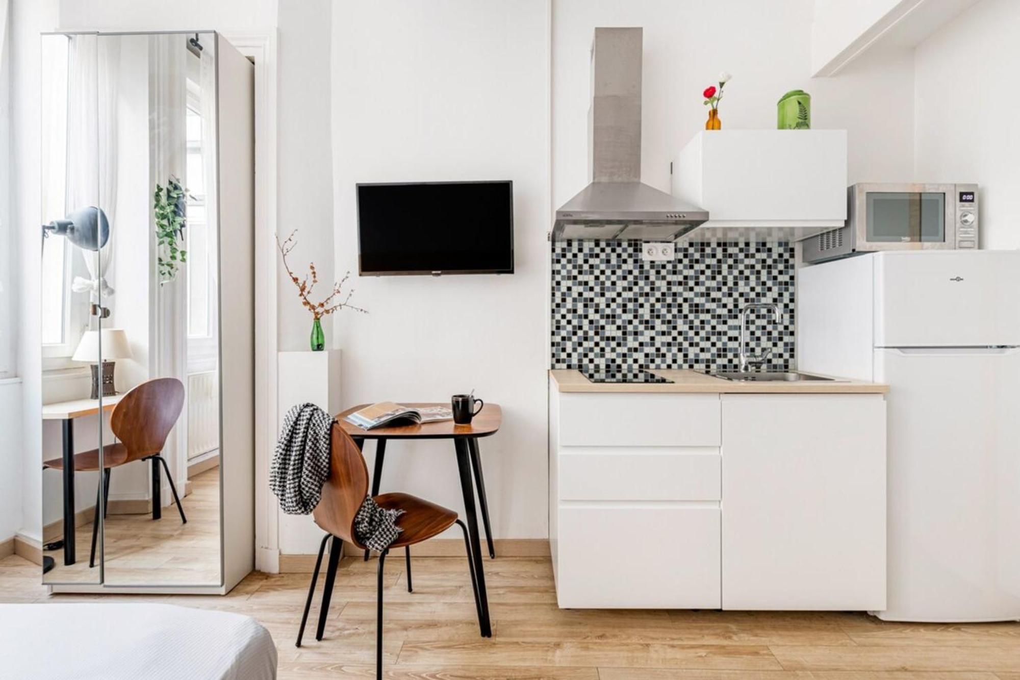 Beige Hospitalite - La Bohemienne - Proche Place Jean Jaures Saint-Etienne (Loire)